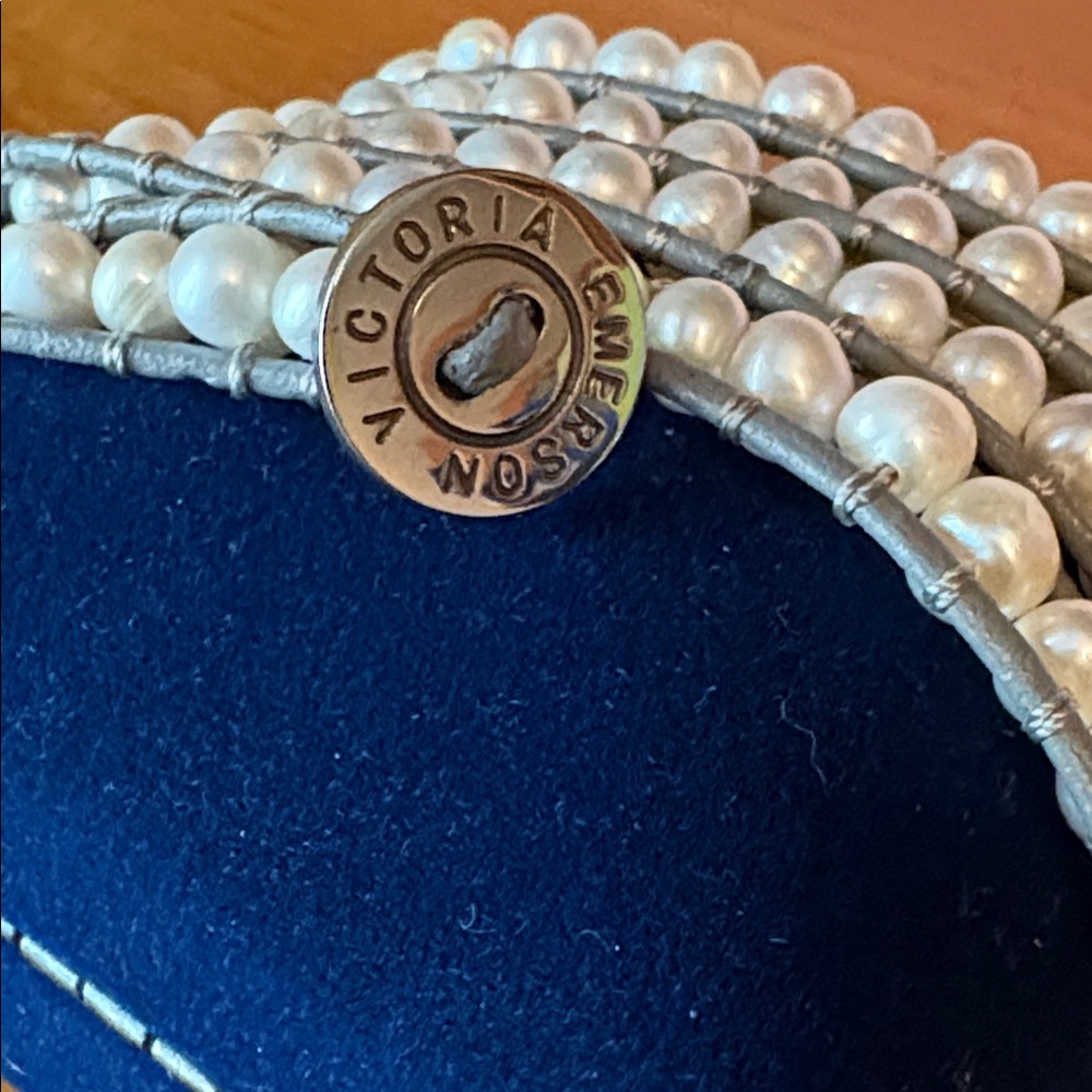 Victoria Emerson wrap Bracelet - Picture 6 of 8